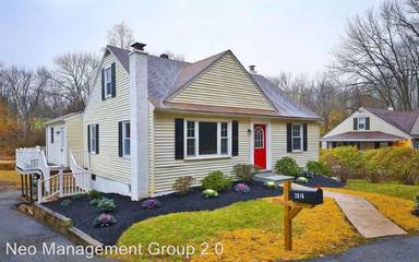Main picture of 2016 Farmington Ave