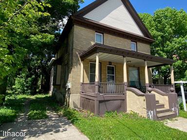 Main picture of 52 Lincoln Ave