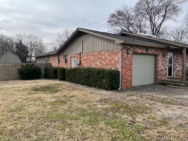 Main picture of 11803 Cemetery Rd
