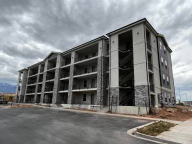 Main picture of 184 N Lone Rock Dr