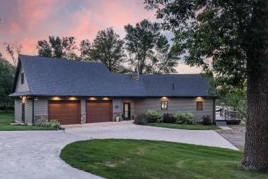 Main picture of 23619 180th St