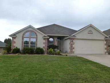 Main picture of 2100 Drawbridge Dr