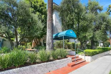 Main picture of 985 E California Blvd