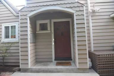 Main picture of 10920 Hesby St