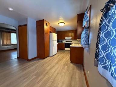 Main picture of 975 Westminster Ave