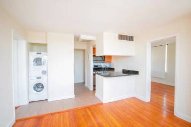Main picture of 2135 Walnut St