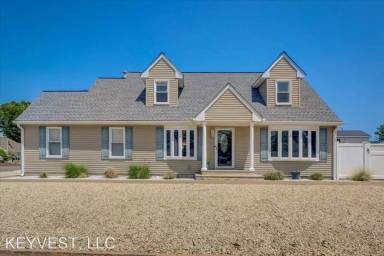 Main picture of 1 Pine Crest Dr