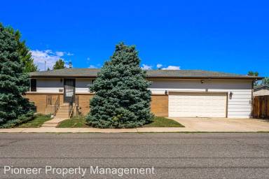 Main picture of 2721 E Colorado Ave