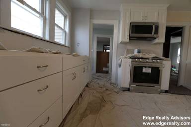 Main picture of 15 Laurel St
