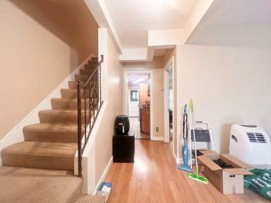 Main picture of 2326 Murray Ave