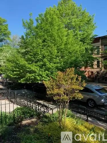 Main picture of 768 Hancock St