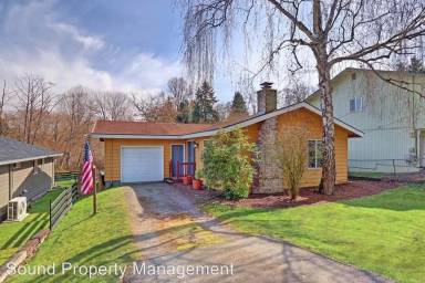 Main picture of 5422 30th Ave SW