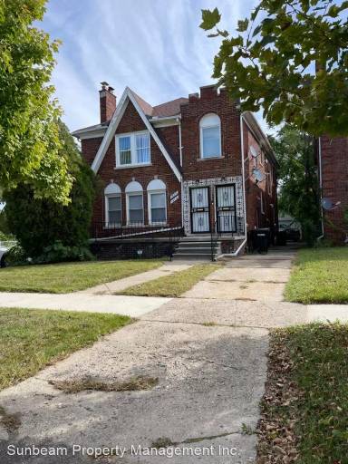 Main picture of 18716 Greenlawn St