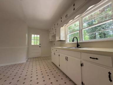 Main picture of 1827 Rigby St