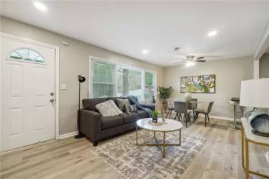 Main picture of 2287 Mulberry St