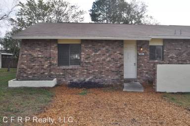 Main picture of 101 S Lakeview Dr