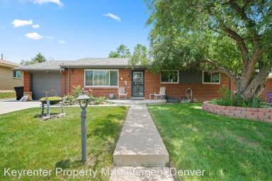 Main picture of 2354 S Stuart St