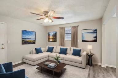 Main picture of 8343 Leavenworth Rd