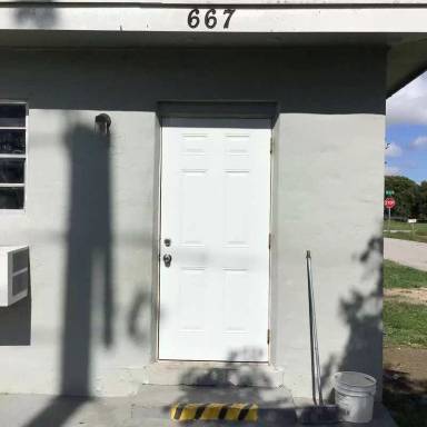 Main picture of 667 SW 4th Ave