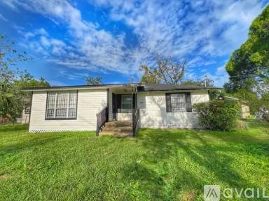 Main picture of 1405 Claudia Spencer St