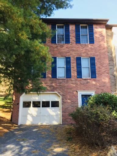 Main picture of 949 Trillium Trl