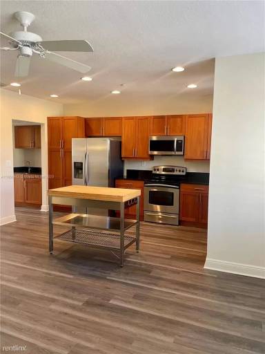 Main picture of 331 SW 13th Ter