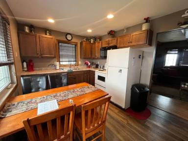 Main picture of 1038 S Lake Dr
