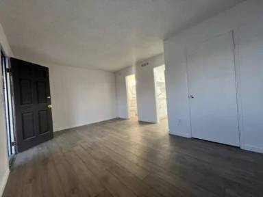 Main picture of 4006 Ingraham St