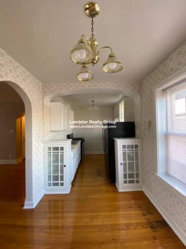 Main picture of 5041 N Springfield Ave