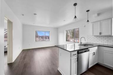 Main picture of 5312 Ridge Ave