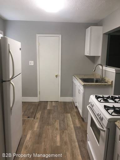 Main picture of 1326 W 69th St