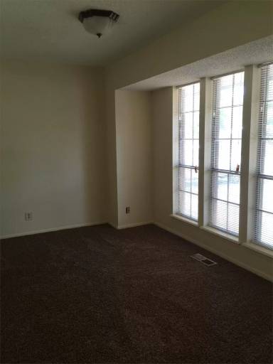 Main picture of 1131 N Juniper Ave