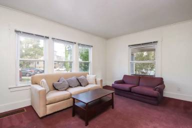 Main picture of Twin Oaks