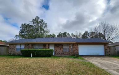 Main picture of 37 Fleetwood Dr