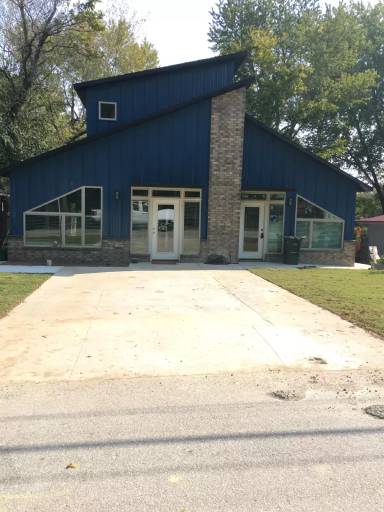 Main picture of 1924 S Ashwood Ave