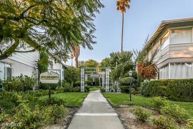 Main picture of Jacaranda Apartments