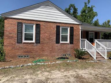 Main picture of 1506 W 10th St