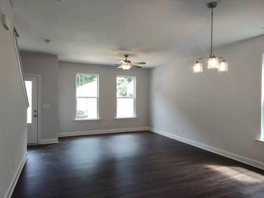 Main picture of 811 Justice Ave