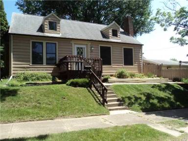 Main picture of 2119 D Ave NE