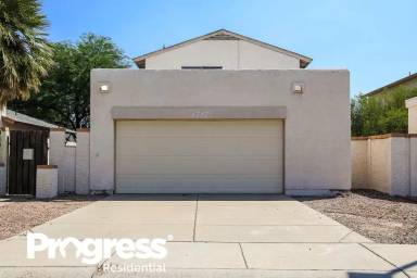 Main picture of 4717 W Menadota Dr