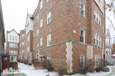 Main picture of 2948 N Albany Ave