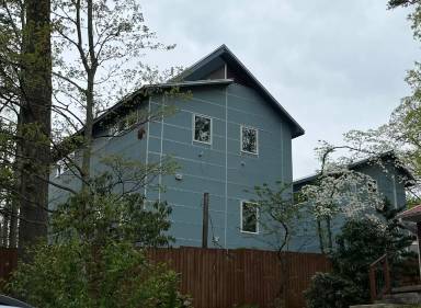 Main picture of 82 Wood Ave