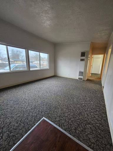 Main picture of 420 N 3rd W