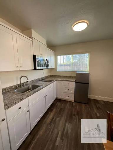 Main picture of 3074 E Terrace Ave