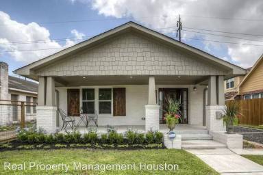 Main picture of 2702 Rosewood St