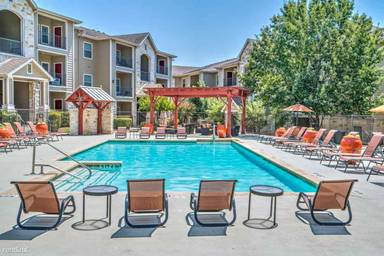 Main picture of 1804 Oak Hill Ln