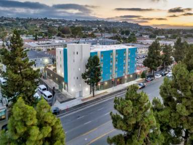Main picture of 4008 W Martin Luther King Jr Blvd