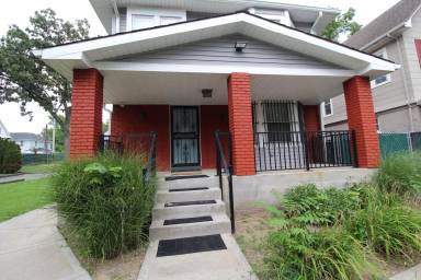 Main picture of 3215 Charlotte St