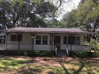Main picture of 7454 Oak Dr W