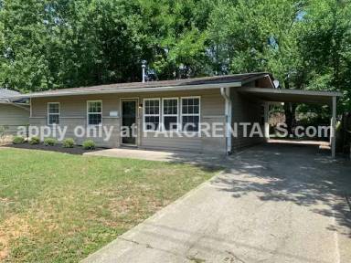 Main picture of 4716 E 32nd St